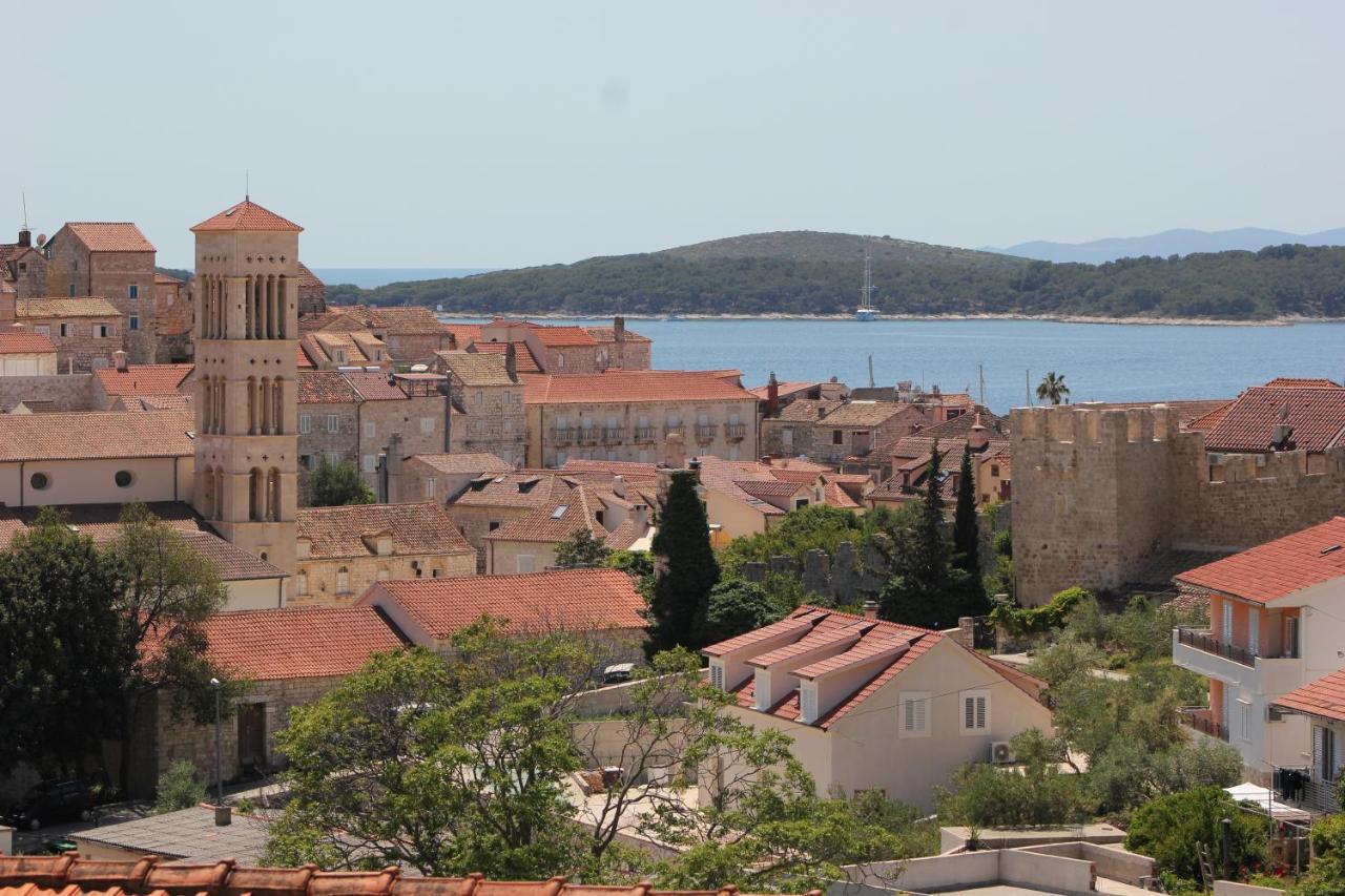 Guest House Vuljan Hvar Town Buitenkant foto