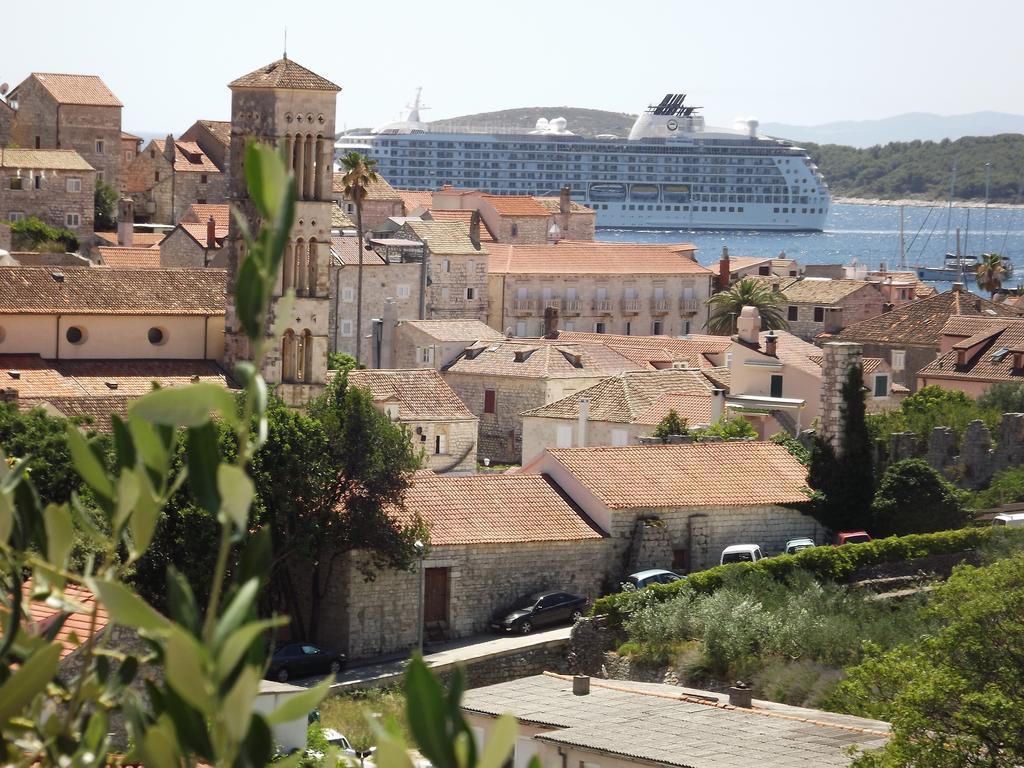 Guest House Vuljan Hvar Town Buitenkant foto